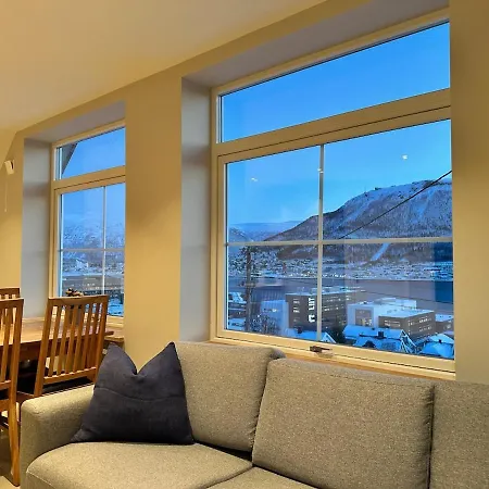 Arctic Viewpoint With Fantastic View, Free Parking Apartment Tromsø